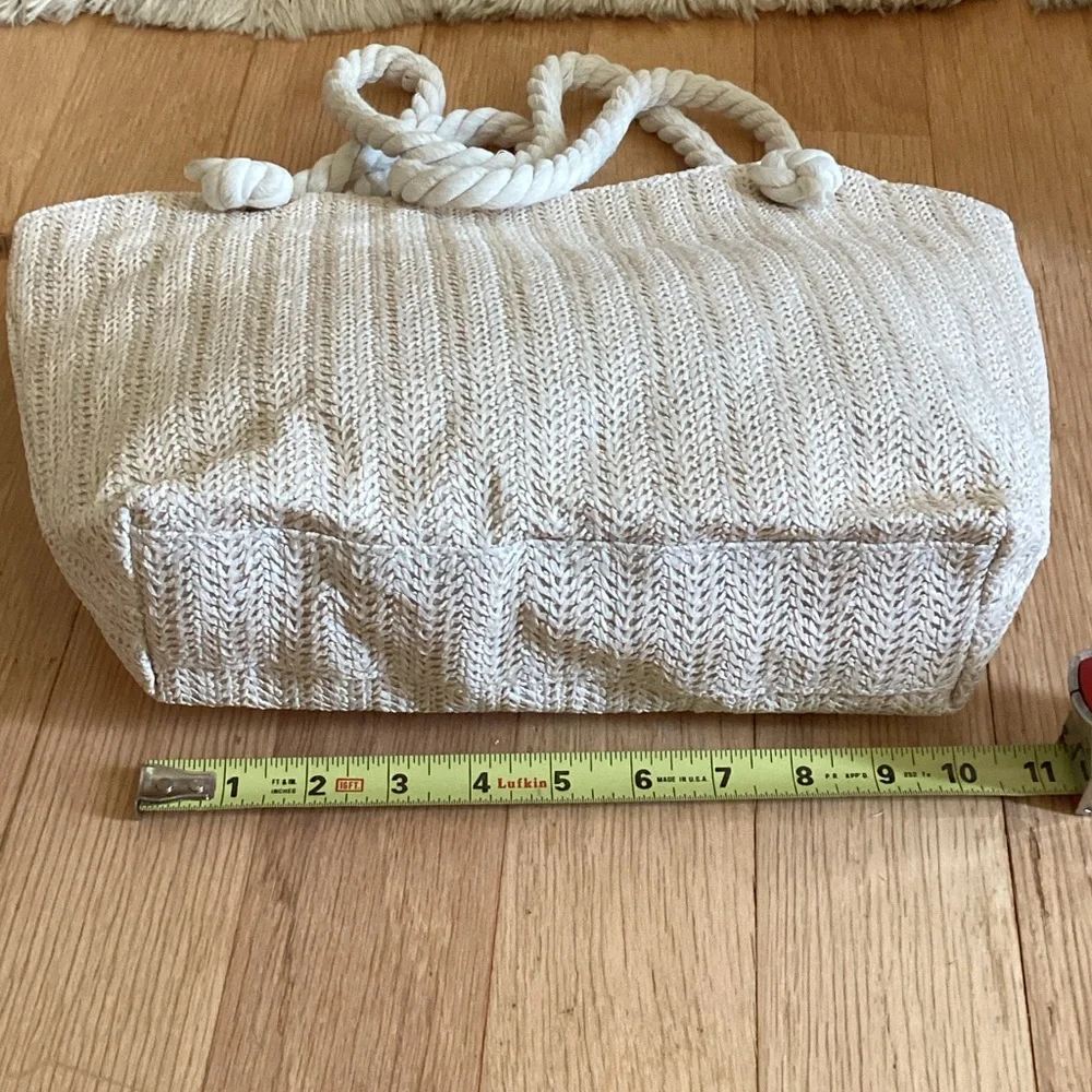 New Chic Tan Tote Bag with Rope Handles - Picture 3 of 8